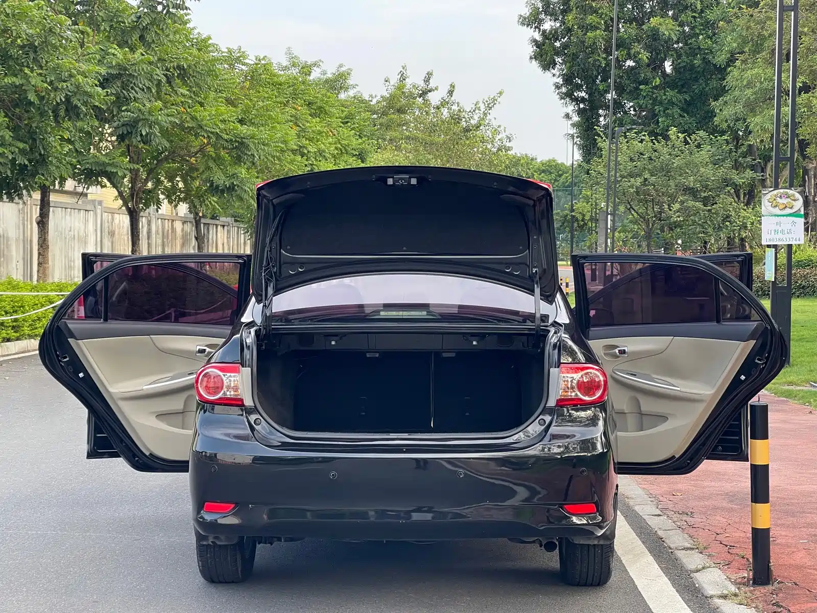 Photo 17 - Toyota Corolla