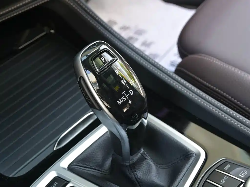 BMW 1 Series 2023 125i M Sport Shadow Edition фото 15