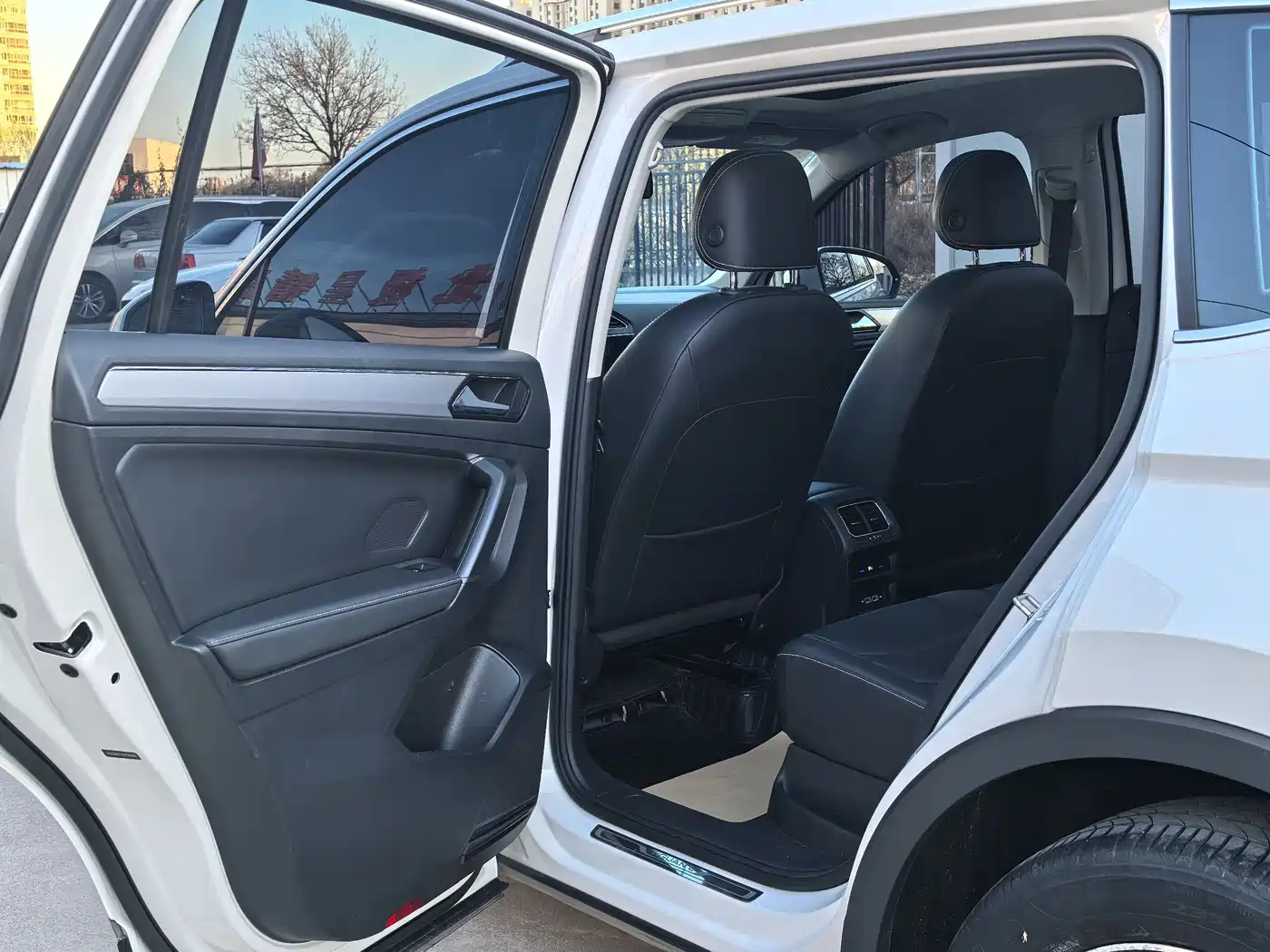 Volkswagen Tiguan L 2021 330TSI Automatic 2WD Smart фото 15