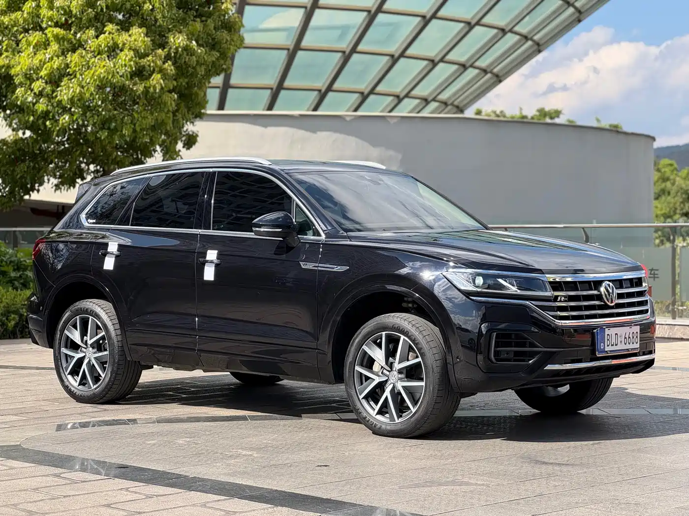 Volkswagen Touareg 2019 3.0TSI Sharp Edge Edition China VI фото 3