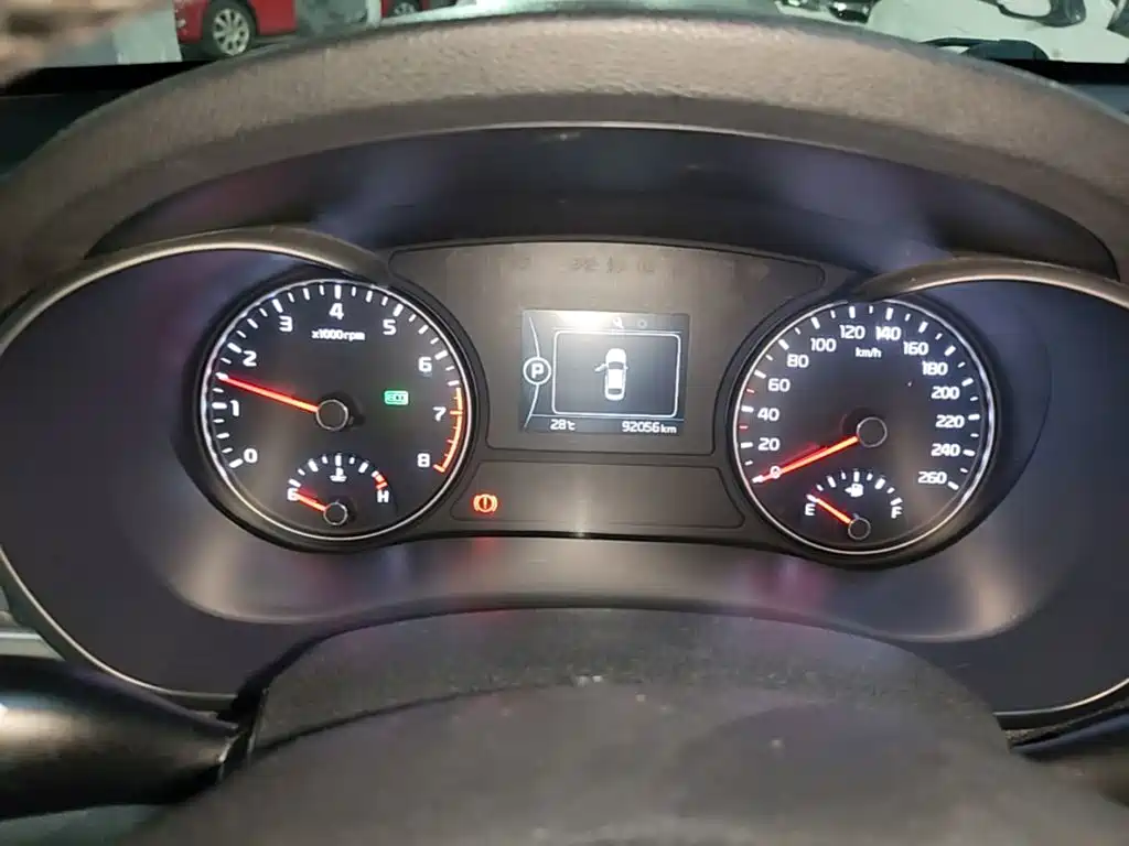 Photo 12 - Kia K5
