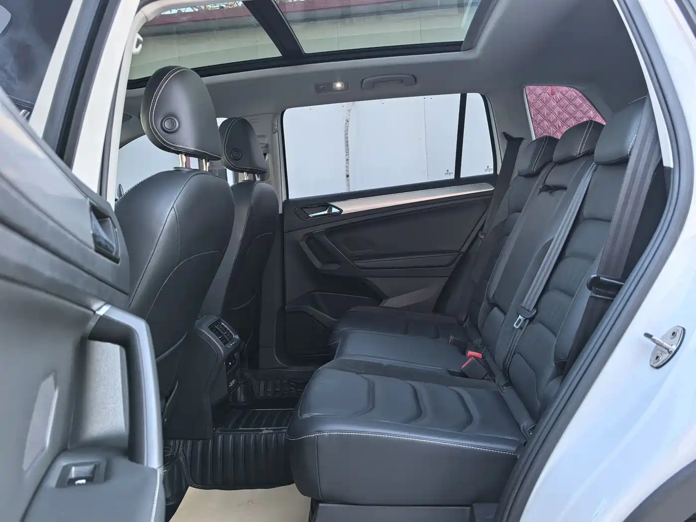 Volkswagen Tiguan L 2021 330TSI Automatic 2WD Smart фото 16