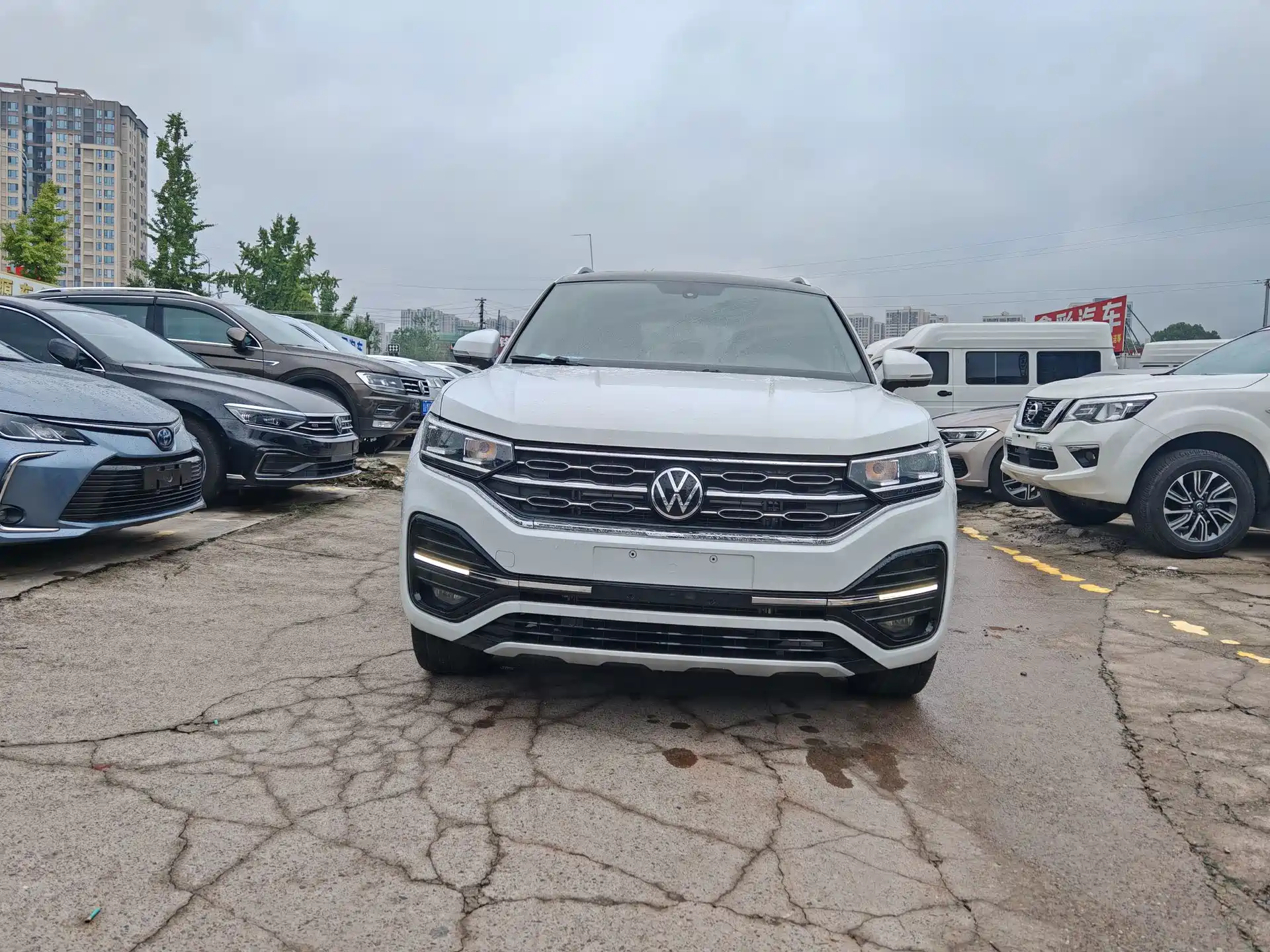 صورة 2 - Volkswagen Tayron