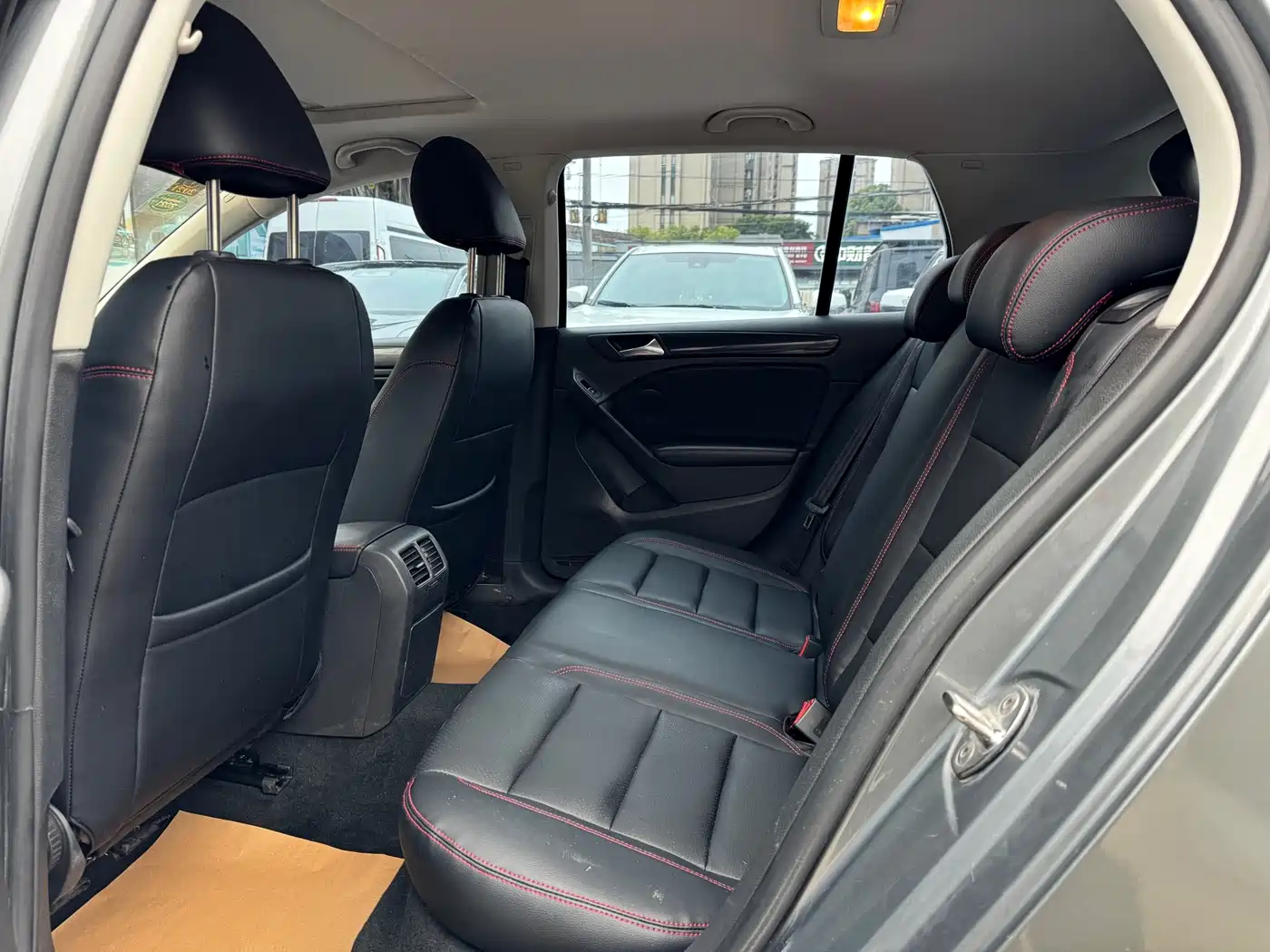 Volkswagen Golf 2012 1.6 Manual Comfort Type фото 5