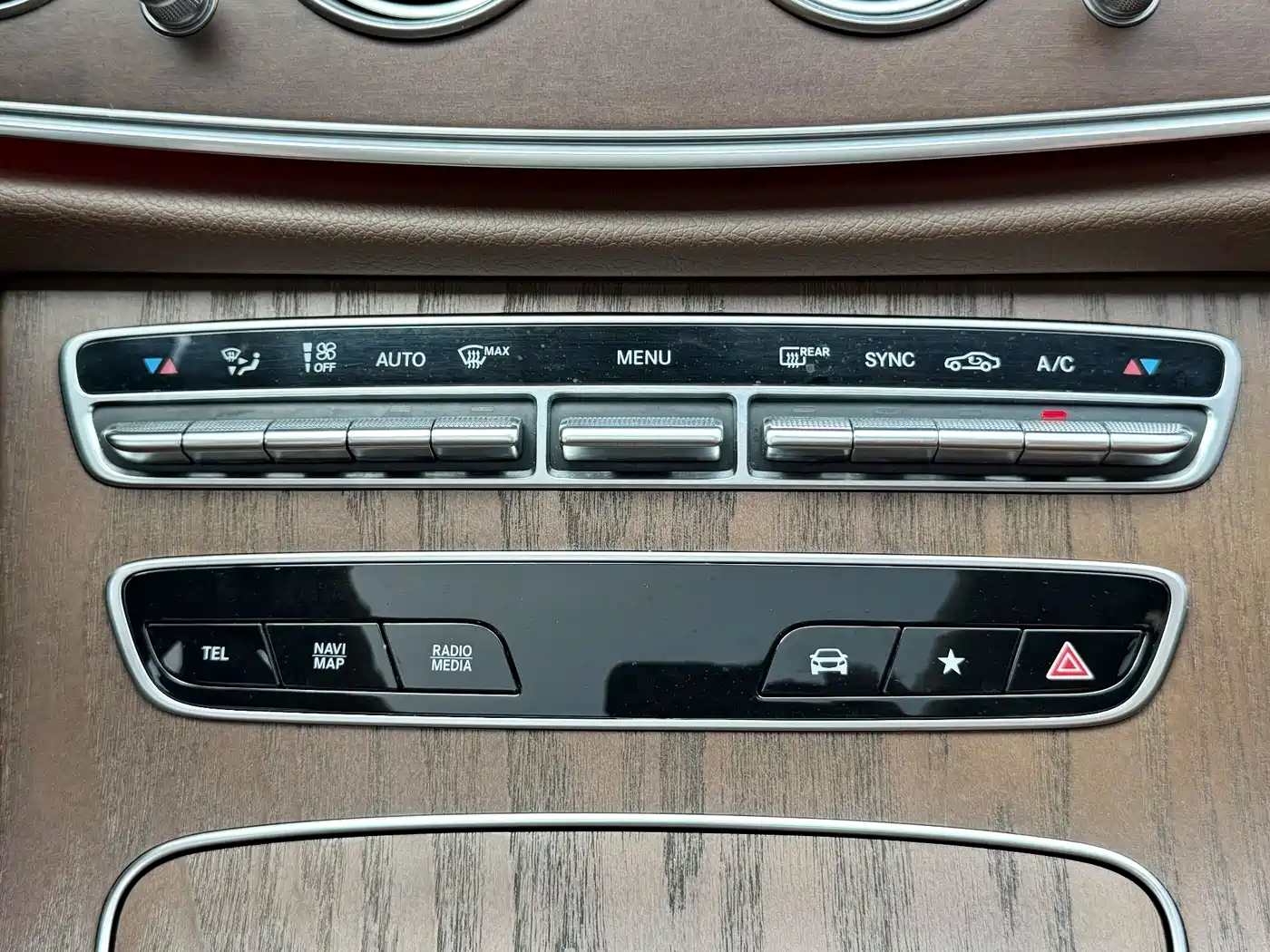 Mercedes-Benz E-Class 2022 E 300 L Fashion фото 12