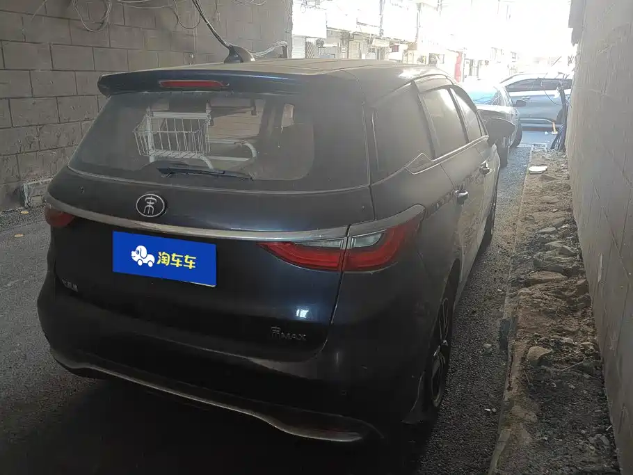 Фото 3 - BYD Song MAX