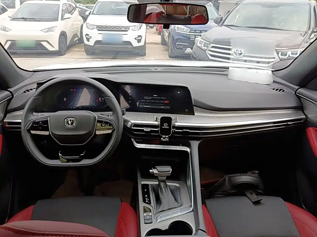 Changan CS35 PLUS 2024 2023 Enjoyment Edition 1.4T DCT Luxury