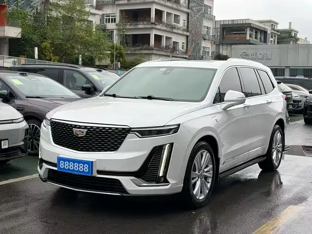 CADILLAC XT6