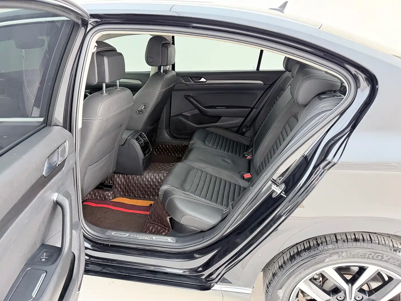 Volkswagen Magotan 2020 330TSI DSG Luxury фото 11