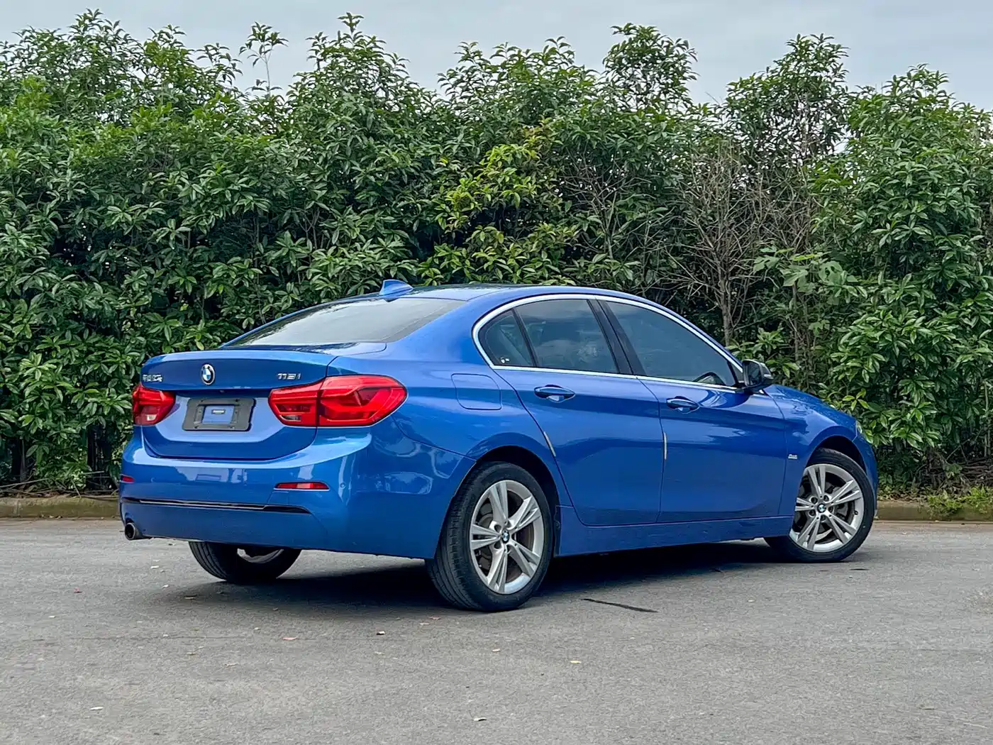BMW 1 Series 2018 118i Sport Edition фото 4