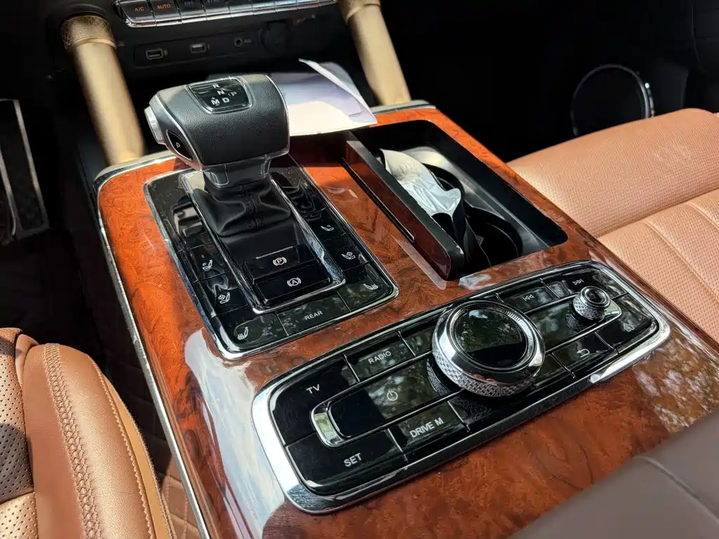 Hongqi Guoyao 2023 2022 4.0T Premium Flagship 4-Seater