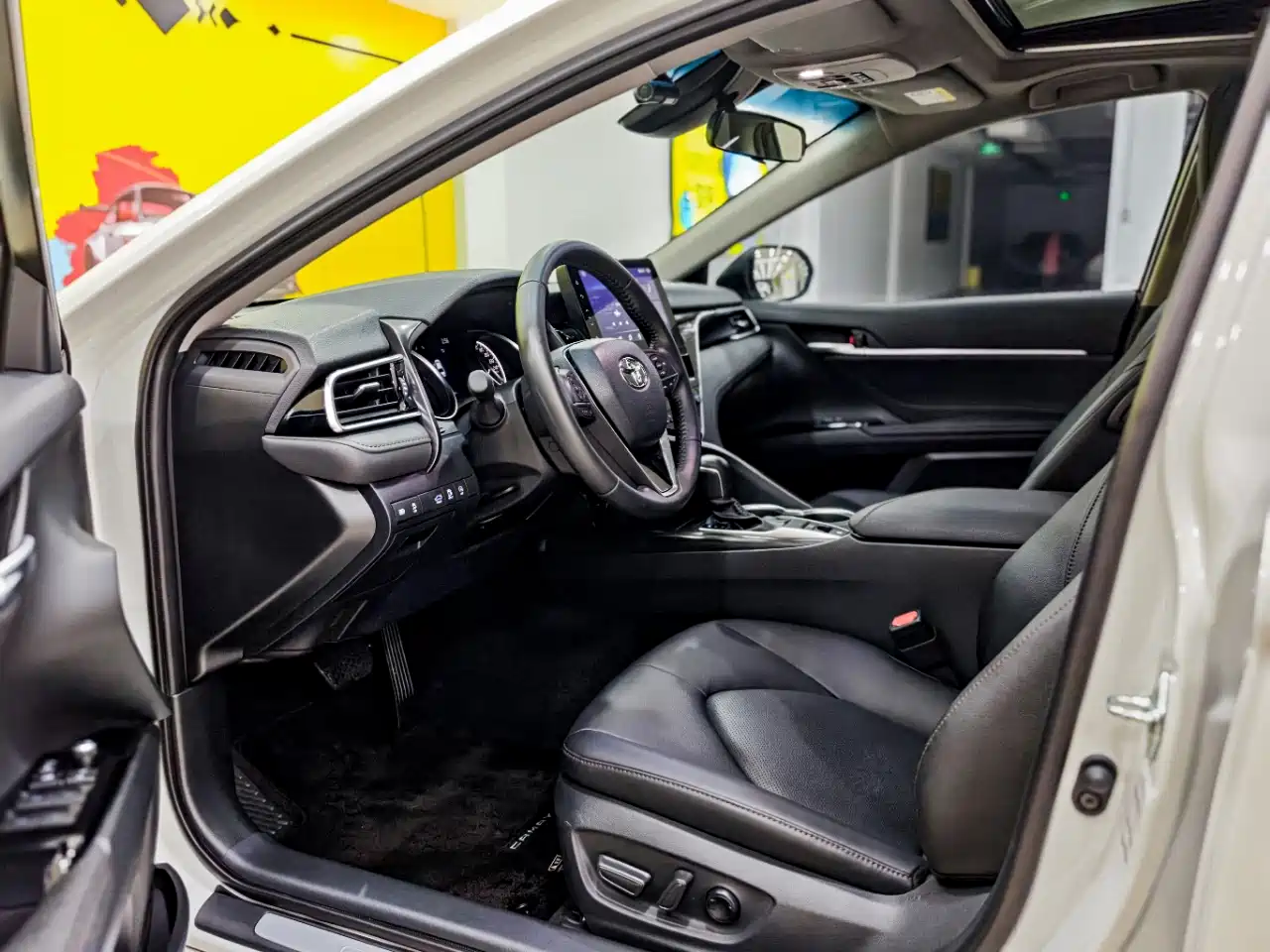 Toyota Camry 2023 2.0G Luxury Edition фото 4