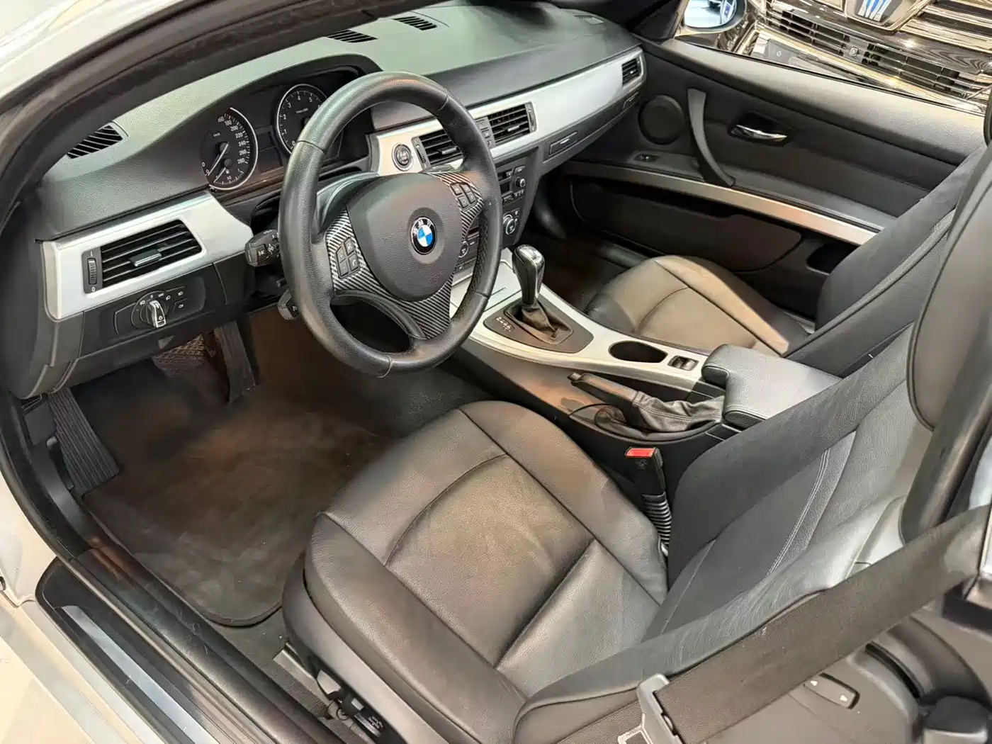 BMW 3 Series (Import) 2009 Model 325i Convertible фото 5