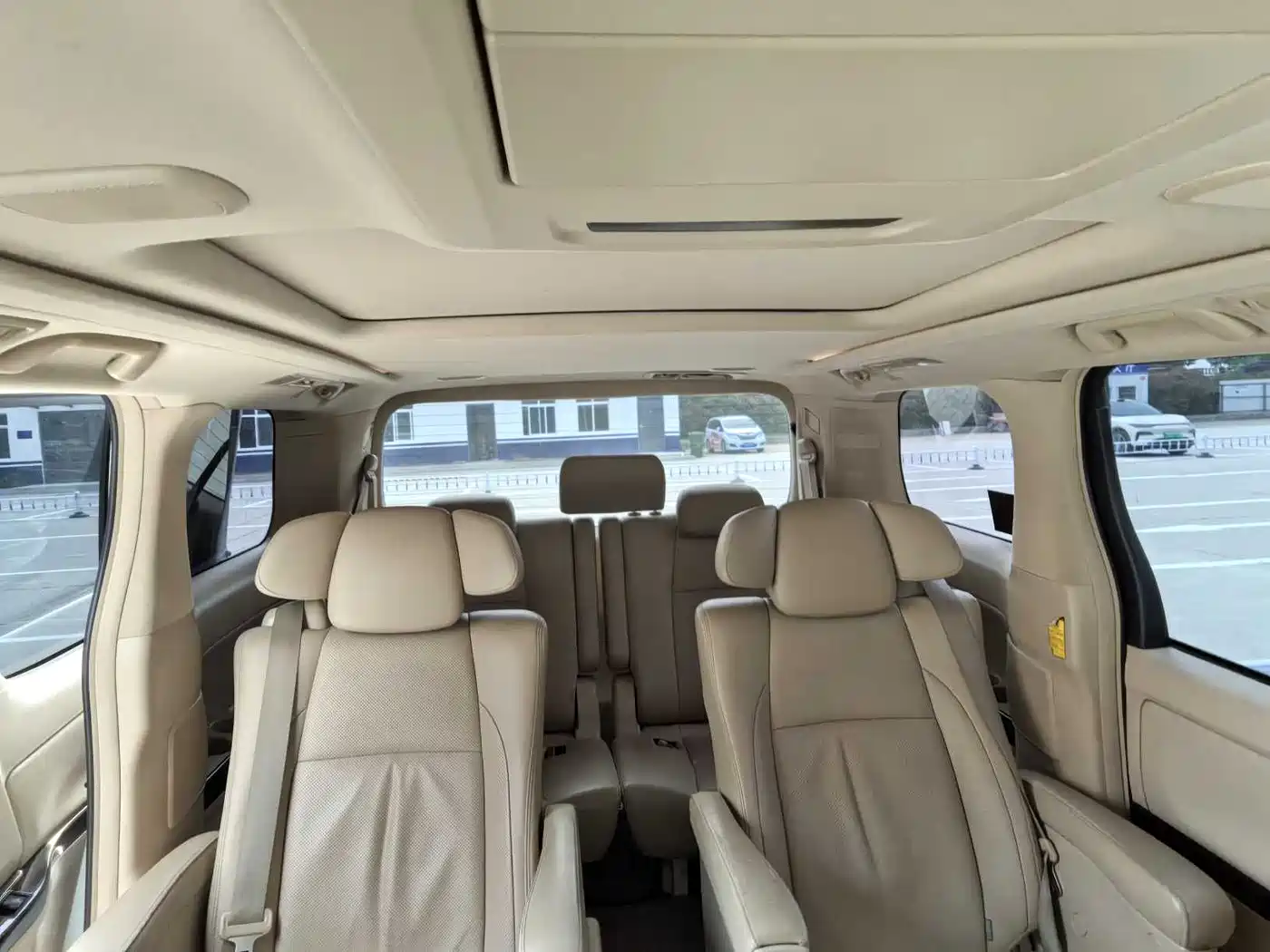 Toyota Alphard 2012 3.5L Luxury Edition фото 4
