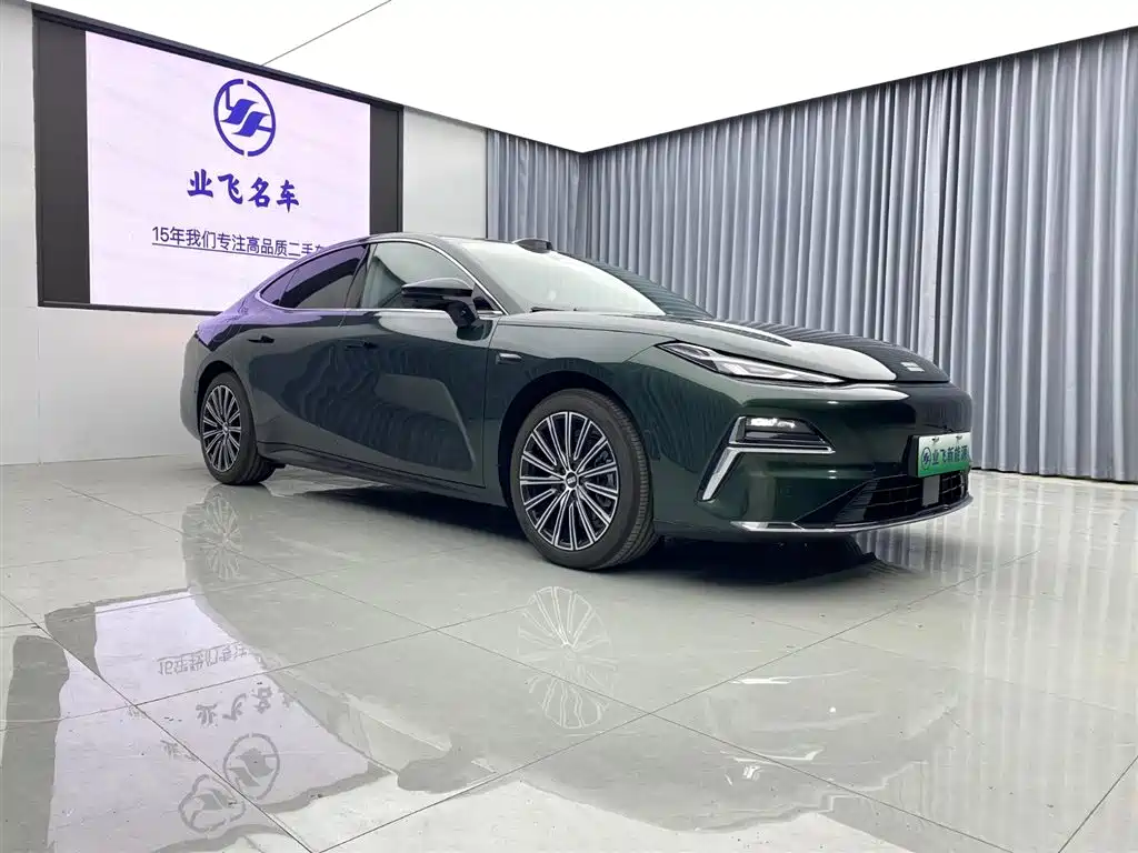 Geely Galaxy Galaxy Xingyao 8 2025 130km EM-P Starship Edition фото 3