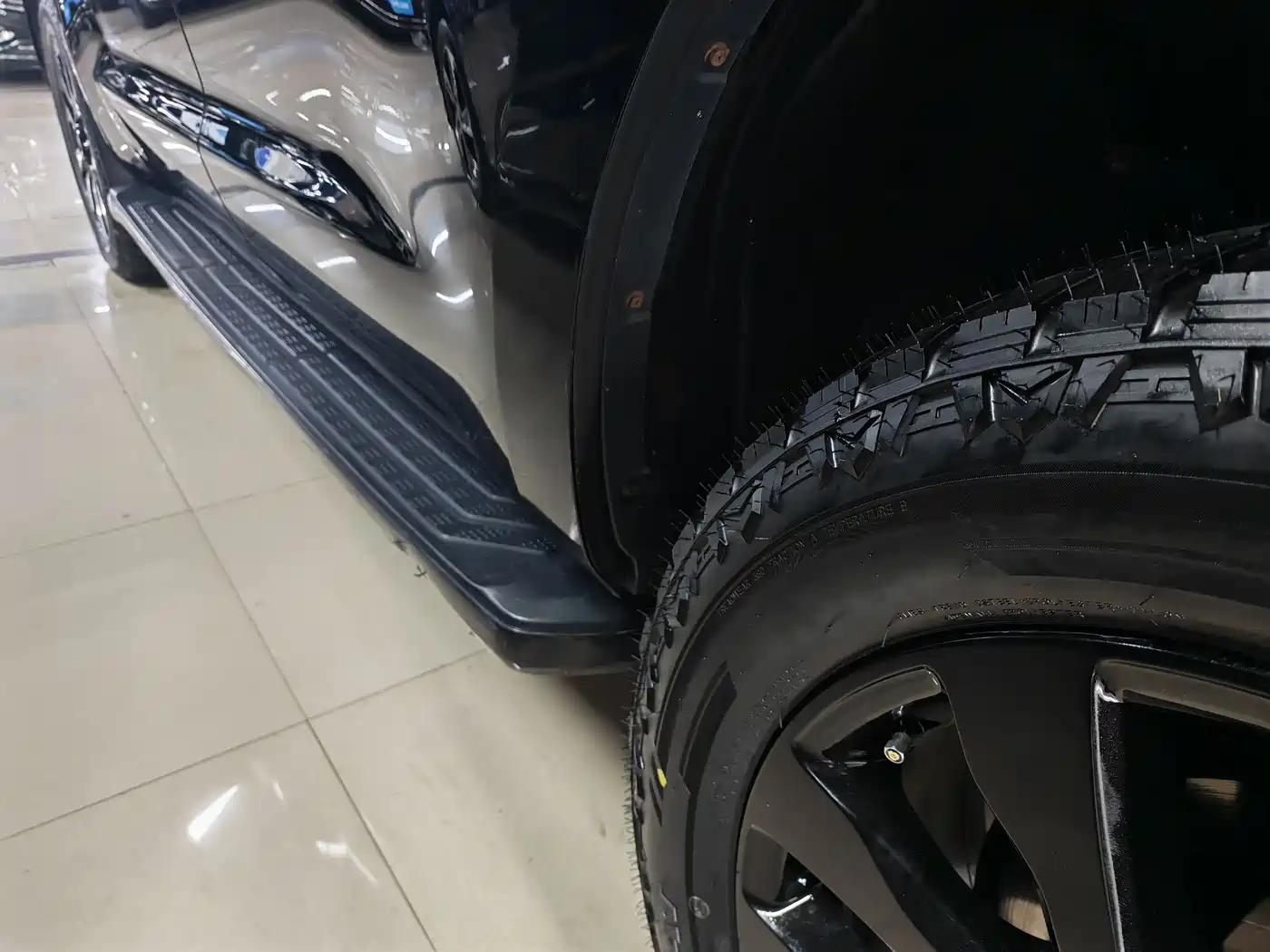 Toyota Sequoia 2010 5.7 Platinum Edition фото 14