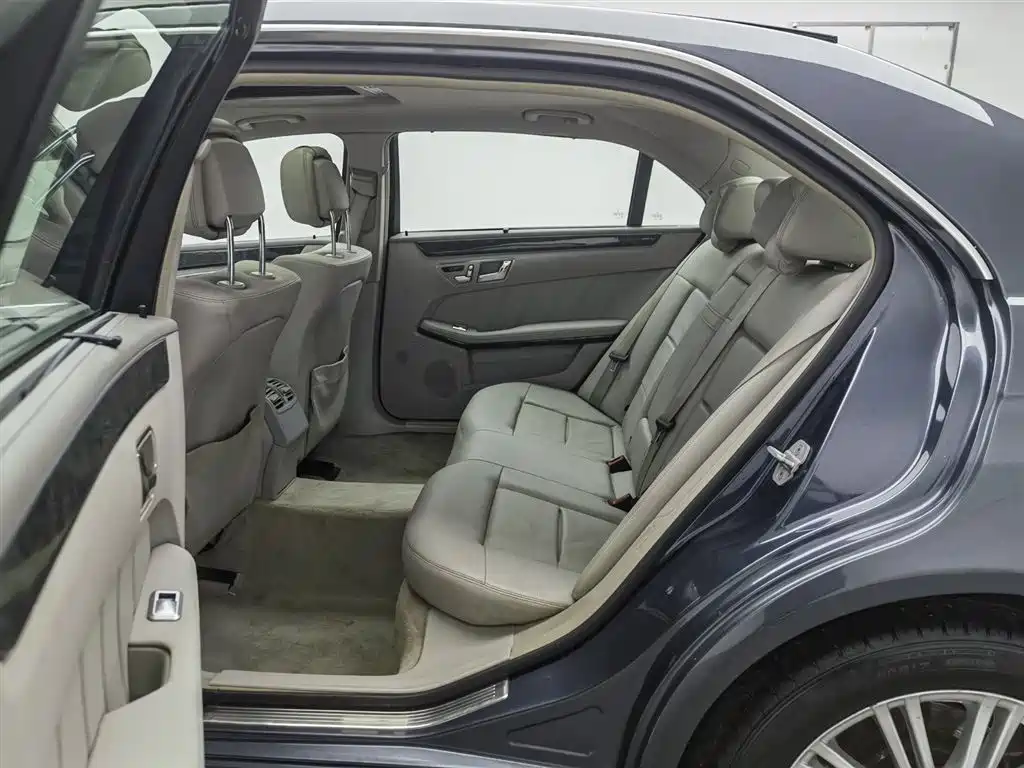 Mercedes-Benz E-Class 2010 E 260 L CGI Elegance фото 15