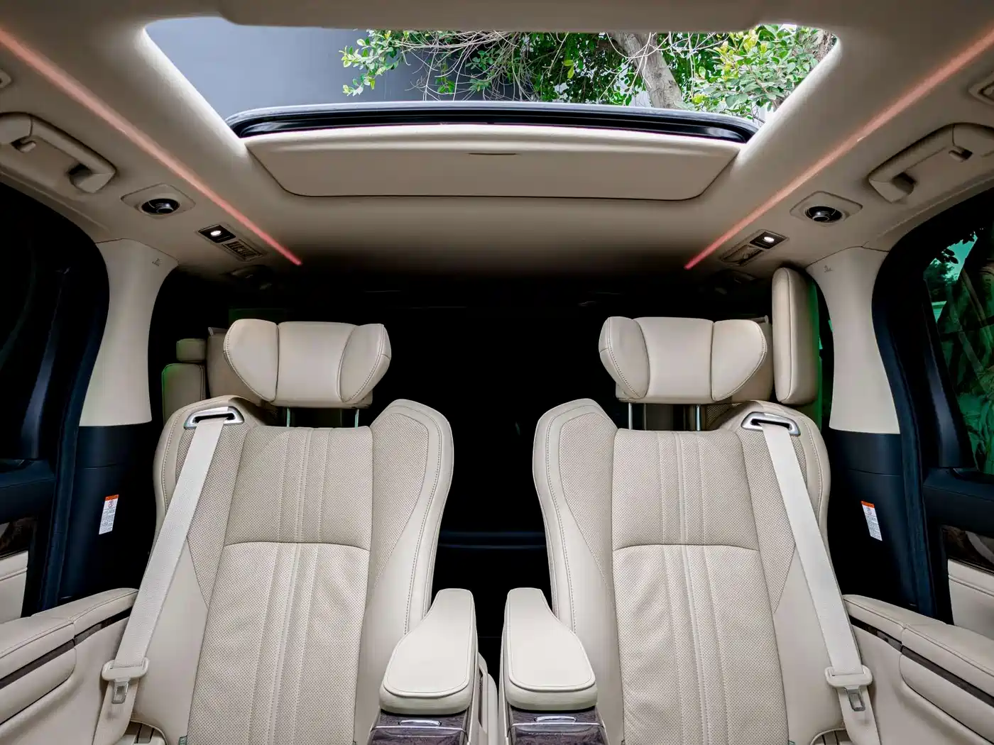 Toyota Vellfire 2020 Twin Engine 2.5L HV Premium Edition фото 15