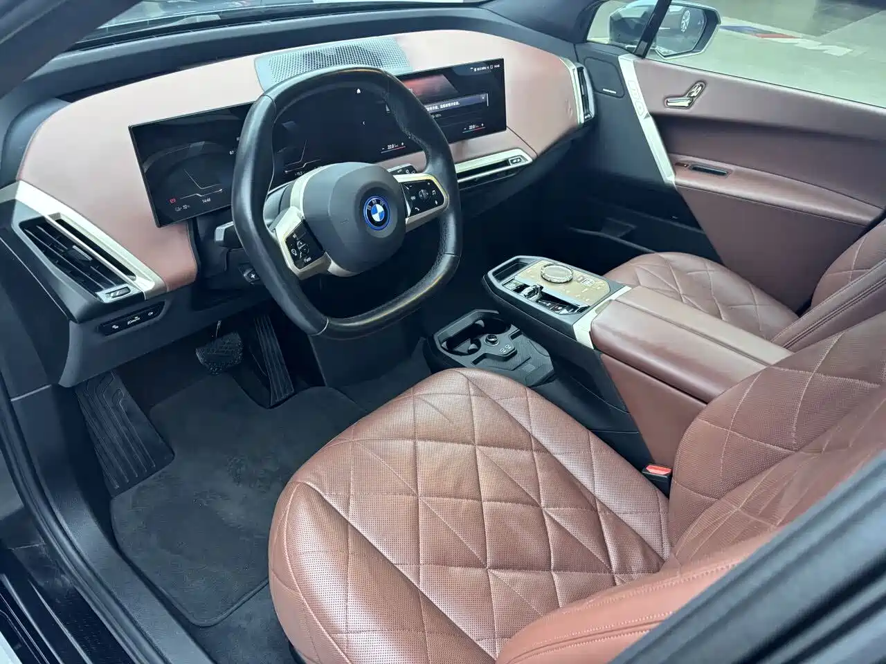 BMW iX 2022 xDrive50 фото 10