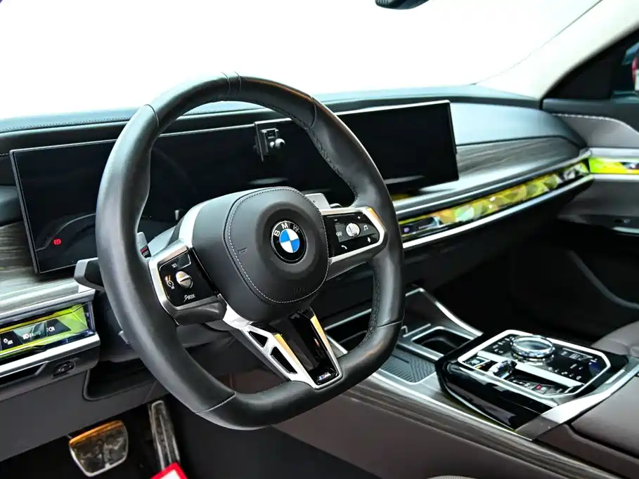 BMW 7 Series 2023 Model 735Li M Sport Package фото 14