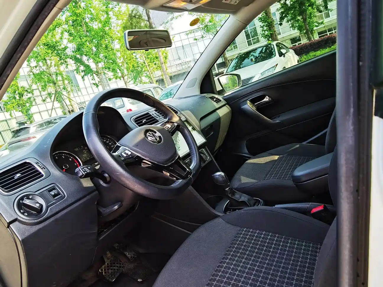 Volkswagen Polo 2018 1.5L Auto Comfort фото 11