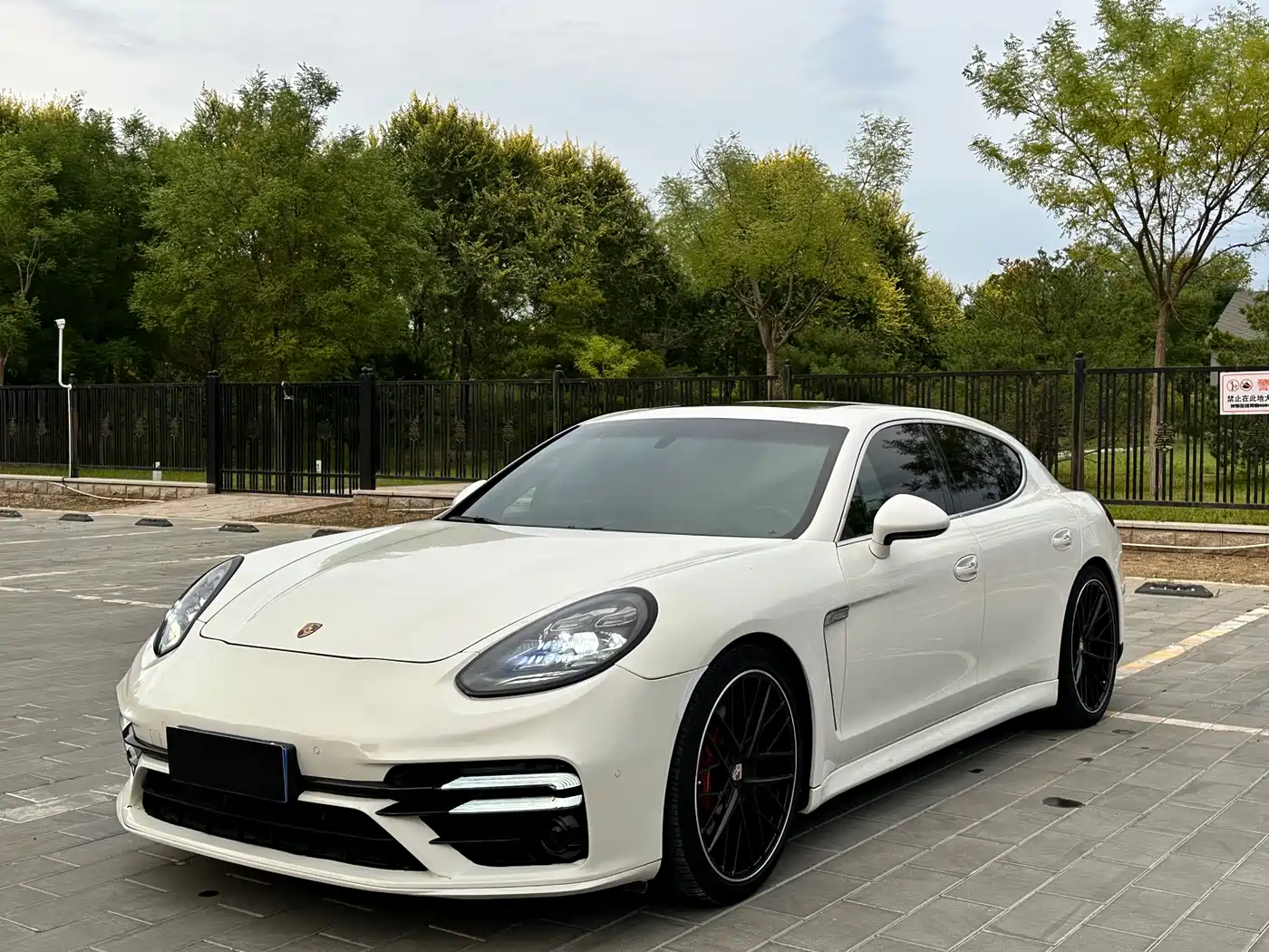 Porsche Panamera 2010 Panamera 4 3.6L