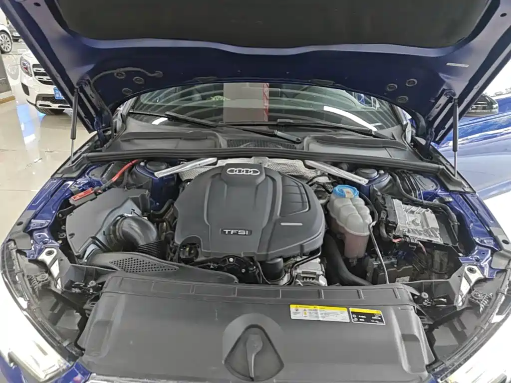 Фото 20 - Audi A4L