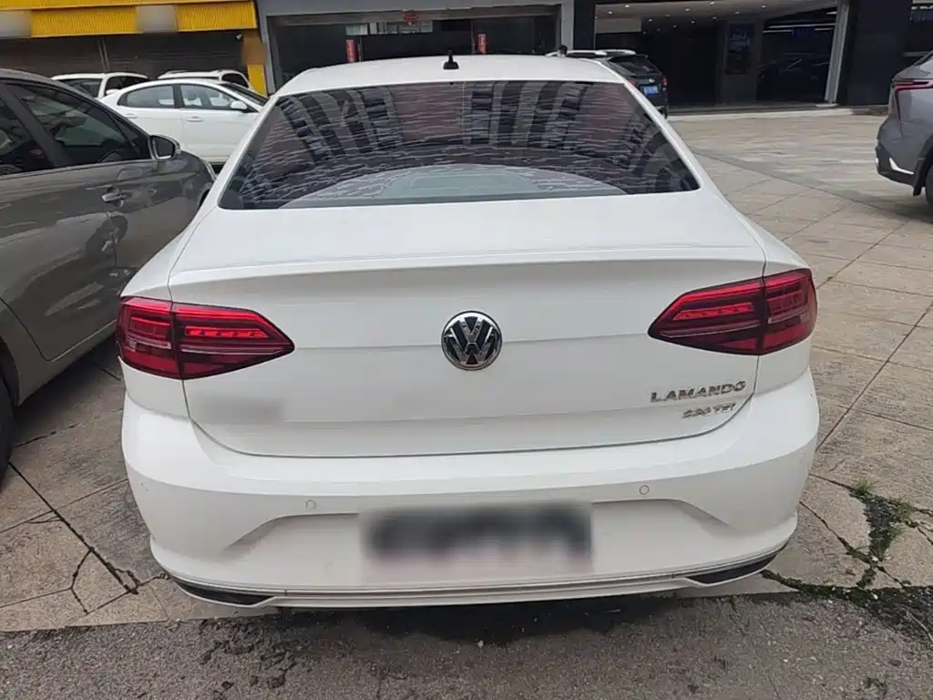 Photo 6 - Volkswagen Lamando