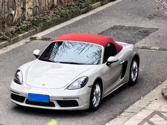 PORSCHE 718 2024