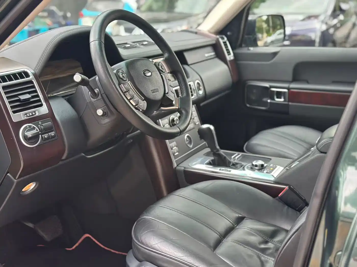Land Rover Range Rover 2011 3.6 TDV8 фото 4