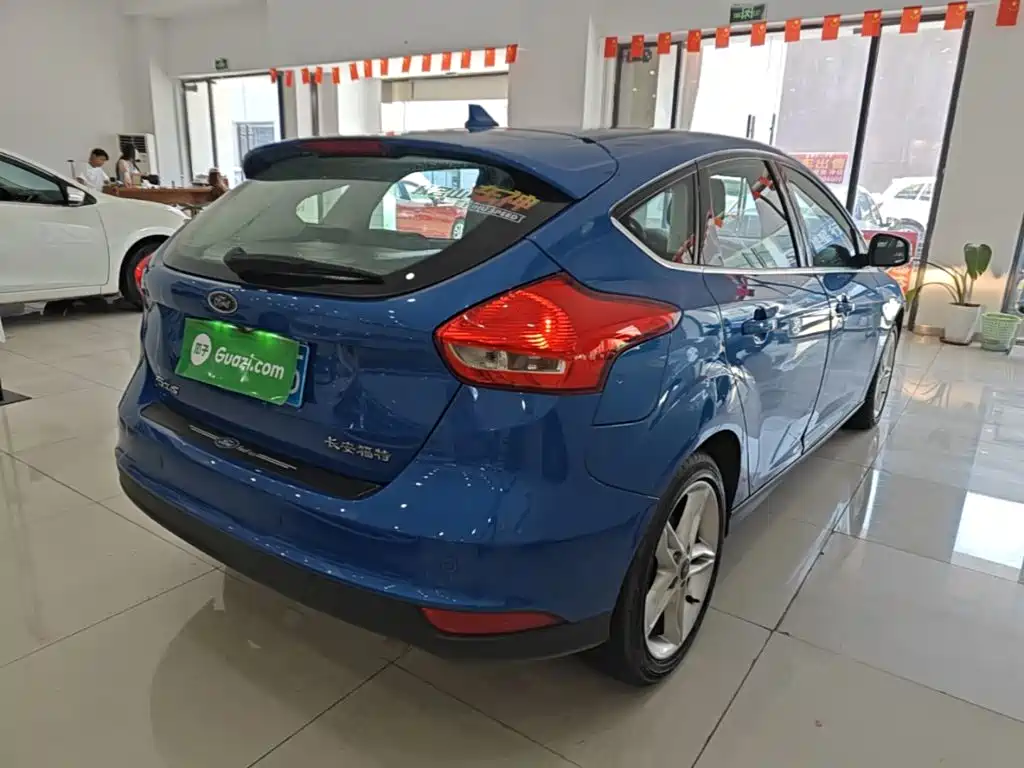 Фото 7 - Ford Focus