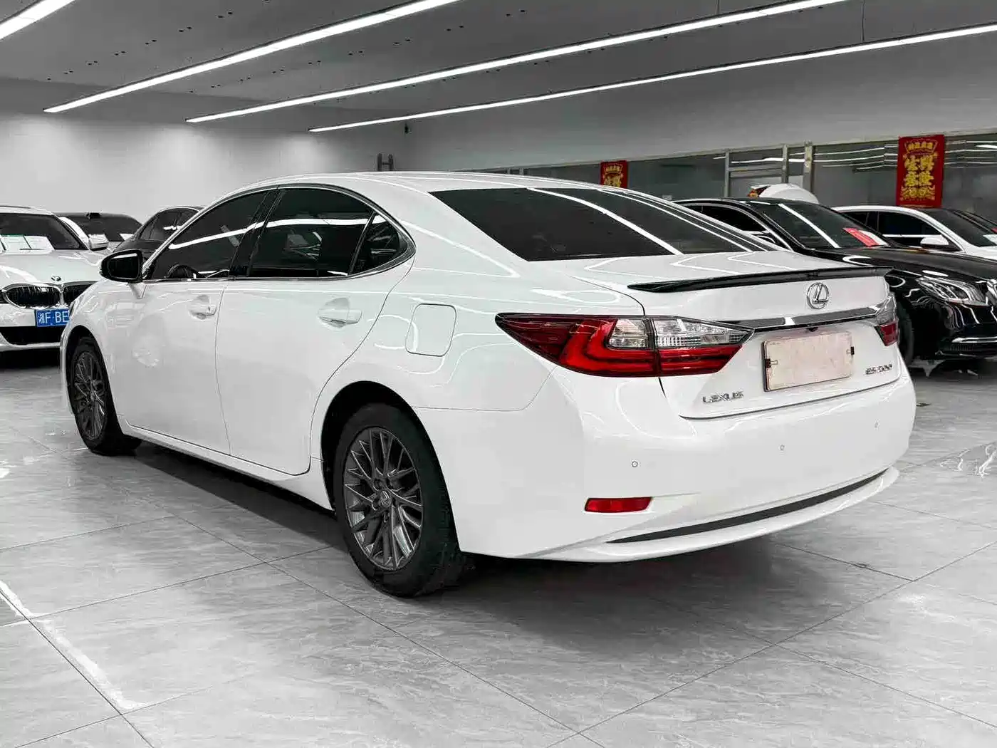 Lexus ES 2017 200 30th Anniversary Edition фото 6