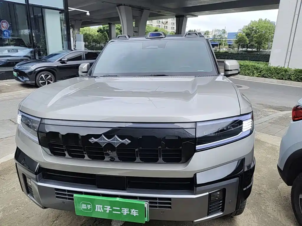 Fang Cheng Bao Leopard 8 2024 2025 Zhiyong Flagship 7-Seater