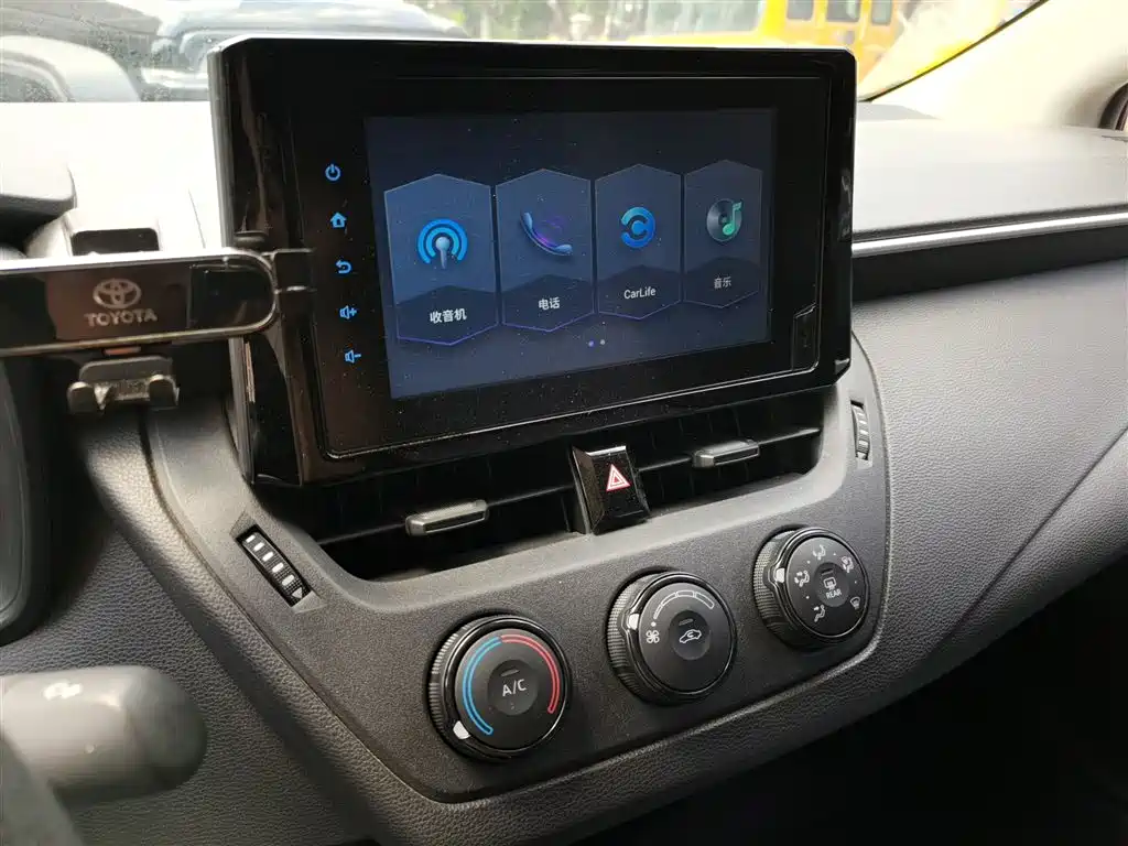 Toyota Corolla 2019 1.2T S-CVT GL Pioneer Edition фото 9