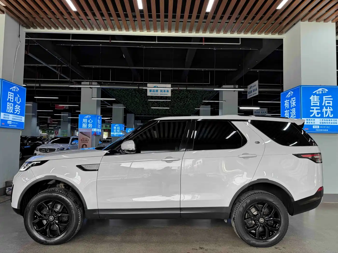 Land Rover Discovery 2017 3.0 SC V6 S фото 17