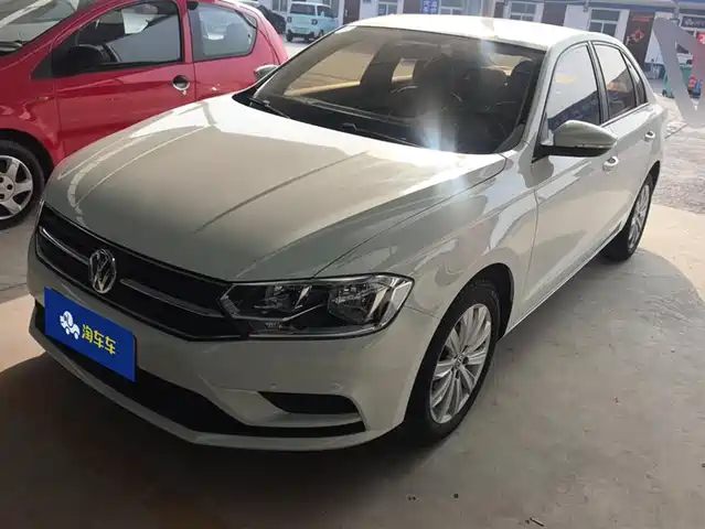 VOLKSWAGEN BORA