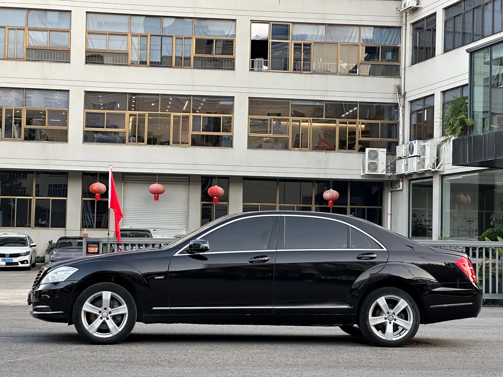 Фото 4 - Mercedes-Benz S-Class