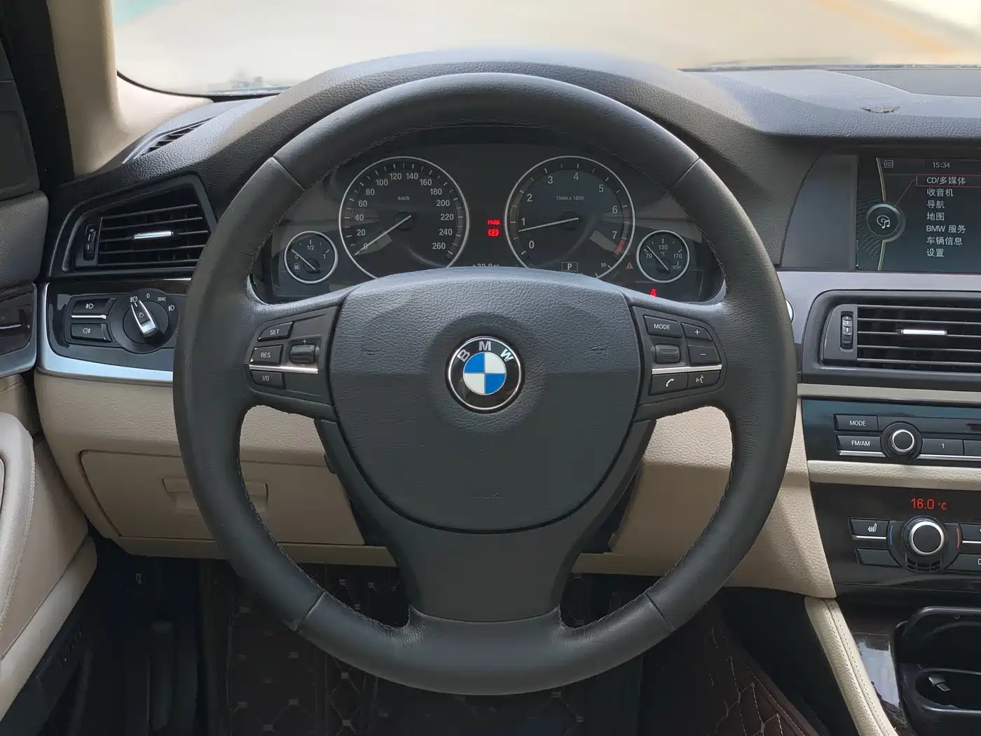 BMW 5 Series 2011 523Li Luxury фото 10