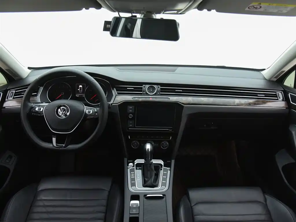 Volkswagen Magotan 2019 330TSI DSG Luxury China V фото 9