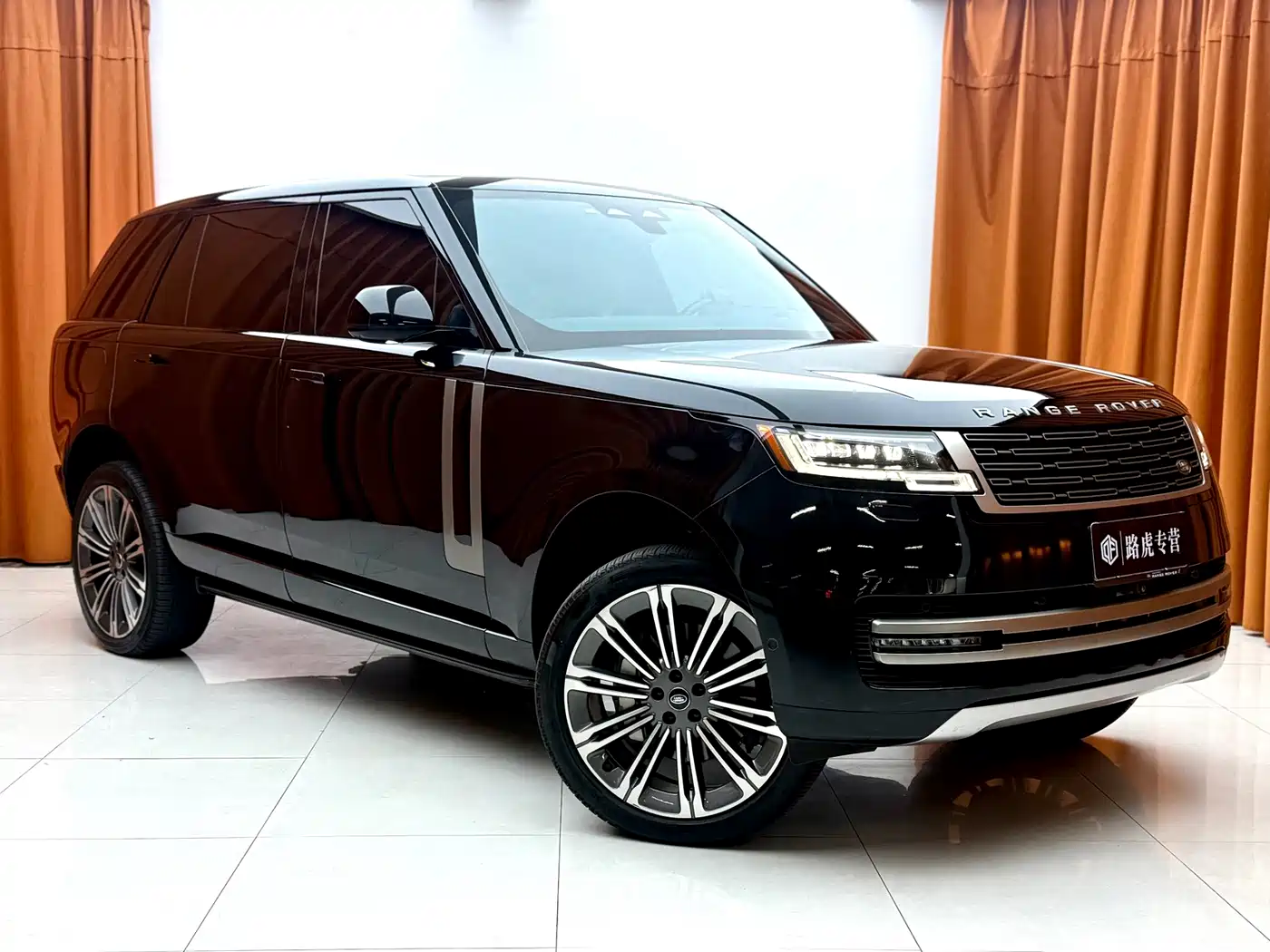 Land Rover Range Rover 2025 2025 3.0 L6 400PS Flourishing Era Extended Wheelbase 7-Seater