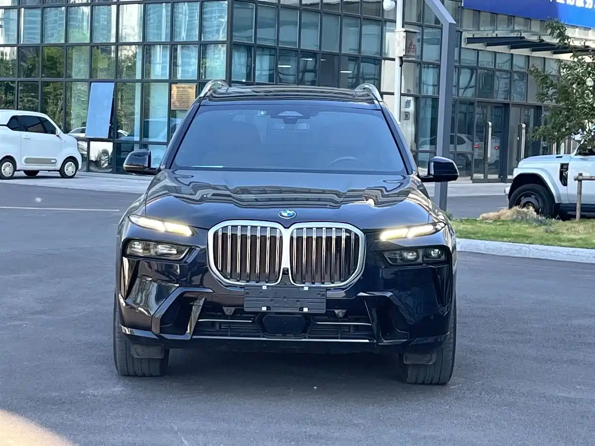 BMW X7 2023 xDrive40i Exclusive M Sport Package фото 2