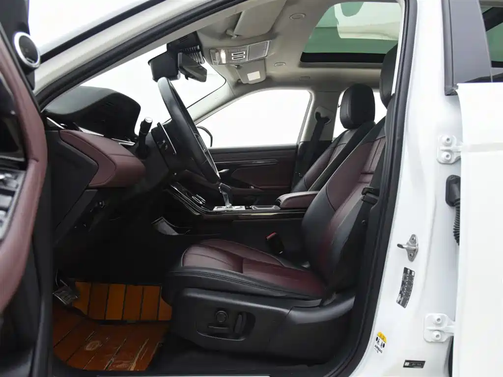 Land Rover Range Rover Evoque 2023 Range Rover Evoque L 249PS Luxury Edition фото 6