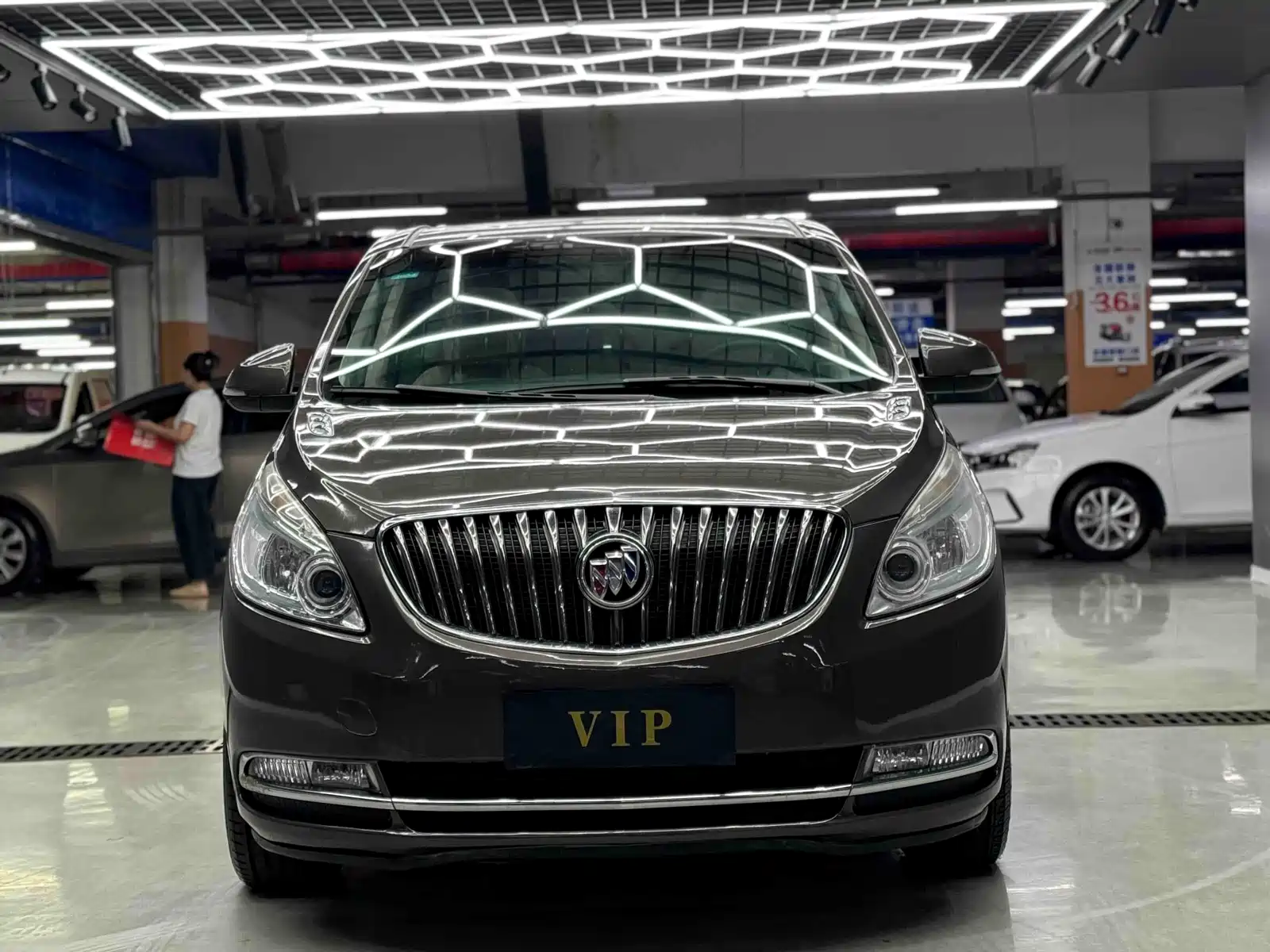 Фото 2 - Buick GL8
