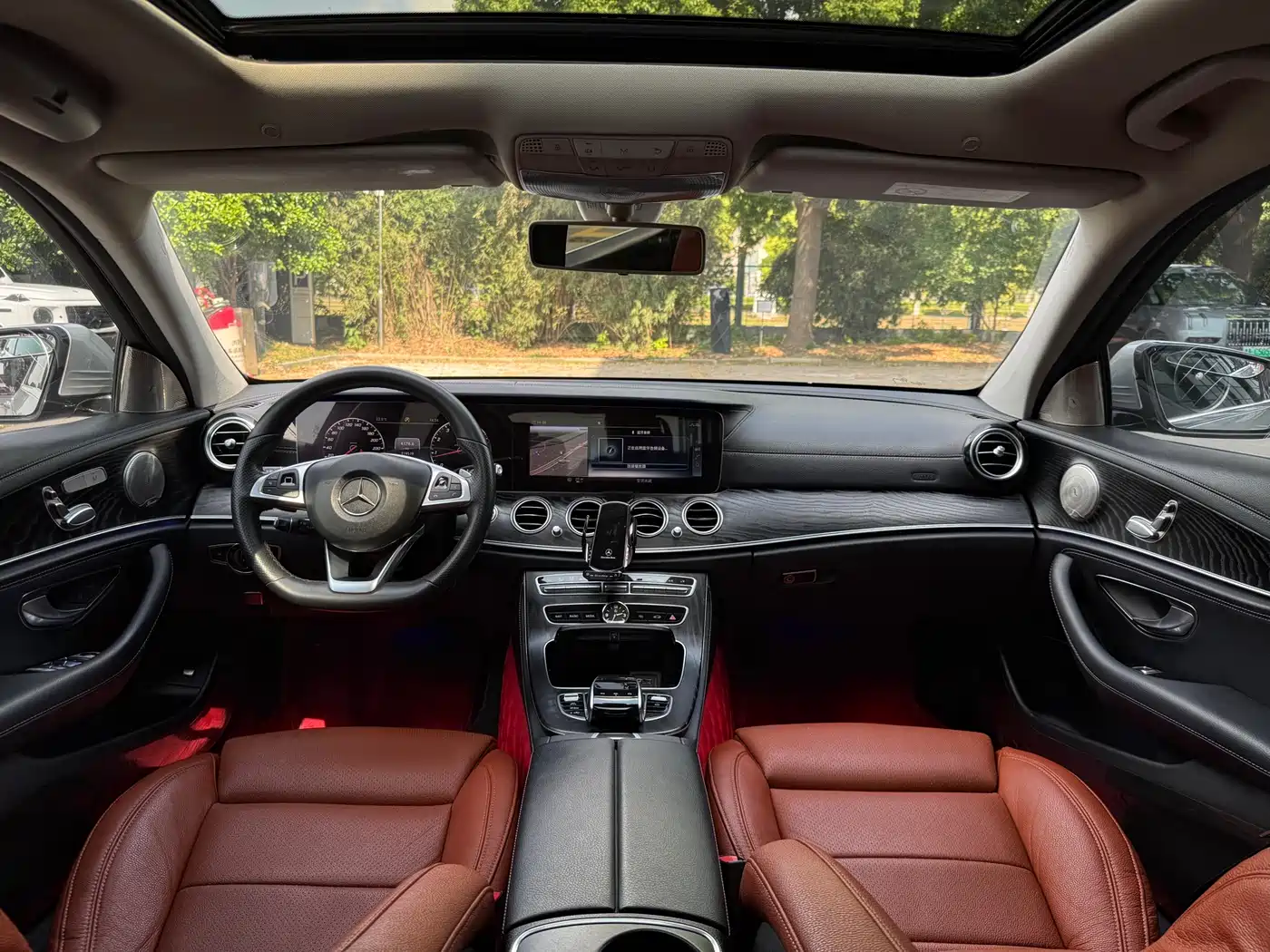 Mercedes-Benz E-Class 2018 E 200 L Sport фото 12