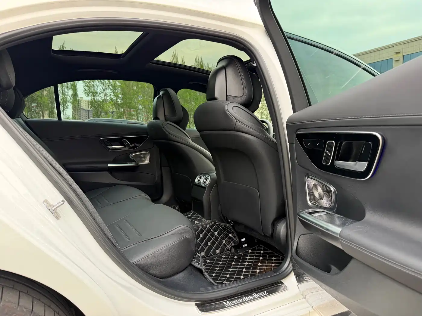 Mercedes-Benz C-Class 2024 Facelift C 260 L Moonlight Sport фото 11