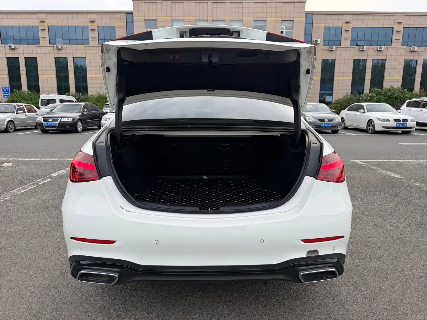 Mercedes-Benz C-Class 2024 Facelift C 260 L Moonlight Sport фото 10