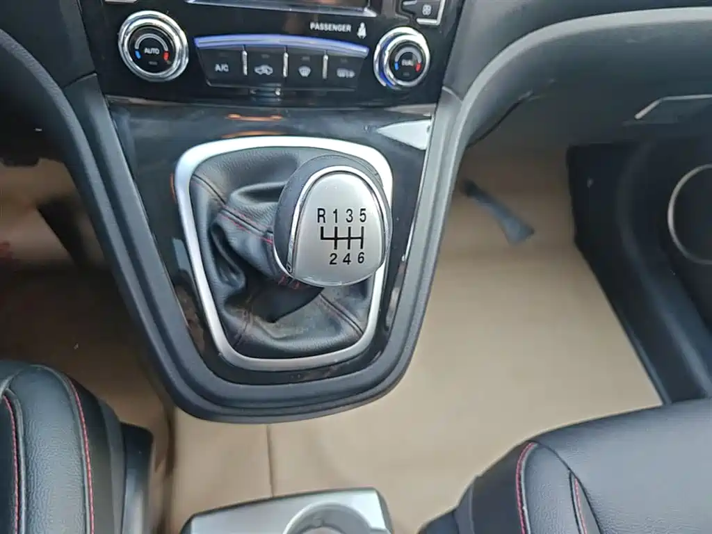 Haval H6 2016 Upgrade Edition 1.5T Manual 2WD Elite Type фото 14