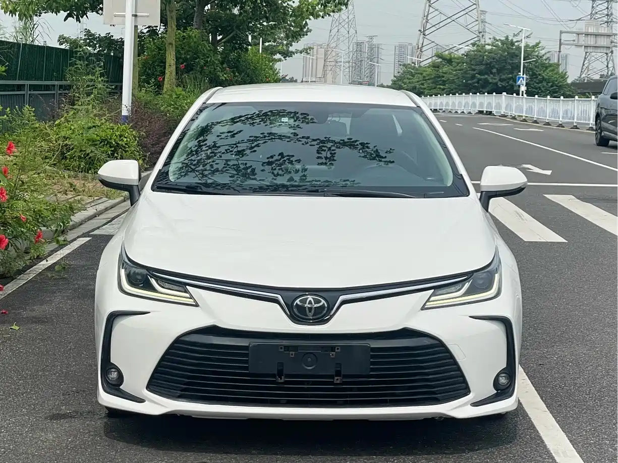 Photo 3 - Toyota Corolla