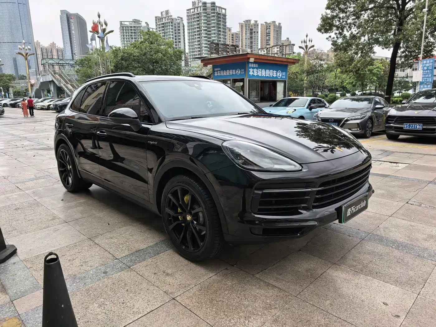 Porsche Cayenne New Energy 2021 Cayenne E-Hybrid 2.0T фото 3