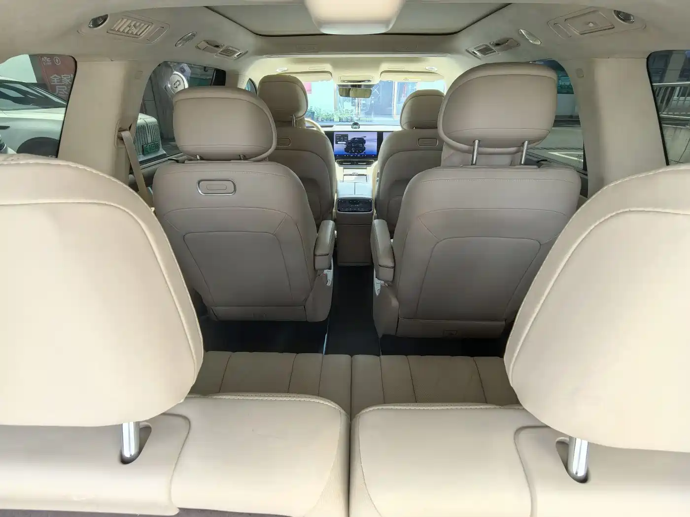 AITO Wenjie AITO M9 2024 Extended Range Ultra 42kWh 6-Seater фото 14